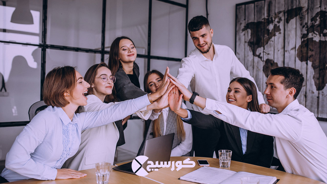 موفقیت در دنیای پویای کسب و کار، بیش از پیش به دانش و مهارتهای مدیریتی عمیق و بهروز نیاز دارد. دوره آموزش مدیریت سازمان، با تدریس توسط پروفسور ای جفری لاو و مایکل بدنار، فرازی نوین در این مسیر است. این دوره، که با هدف تقویت تواناییهای مدیریتی، درک بهتر از فرهنگ سازمانی و توسعه مهارتهای تصمیمگیری طراحی شده، به شما امکان میدهد تا چالشهای مدیریتی را با راهکارهای اثربخش مواجهه و مدیریت کنید. با شرکت در این دوره، نه تنها مهارتهای خود را در اجرای تغییرات سازمانی ارتقاء میبخشید، بلکه قدمی مؤثر در جهت بهبود عملکرد کلی سازمان و حفظ موقعیت رقابتی خود در بازار خواهید گذاشت. این دوره فرصتی استثنایی برای کسانی است که خواهان رشد حرفهای و سازمانی در دنیای کسب و کار هستند.